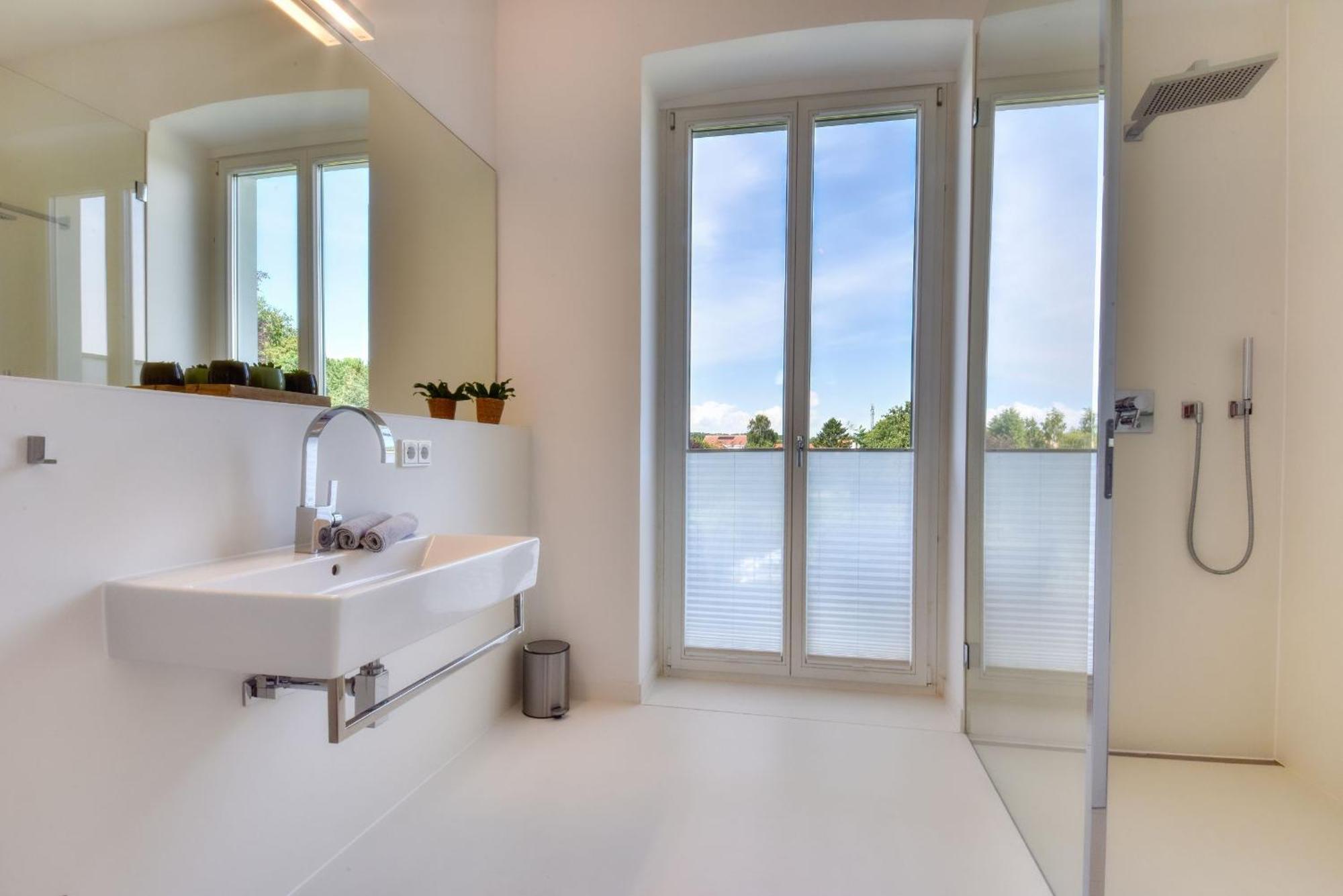 Ferienwohnung Fuerst Malte Loft I Design & Pool Putbus Esterno foto